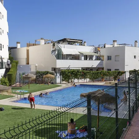 Charming 2-bedroom With Terraces & Pool In Torrequebrada Apartment Benalmadena