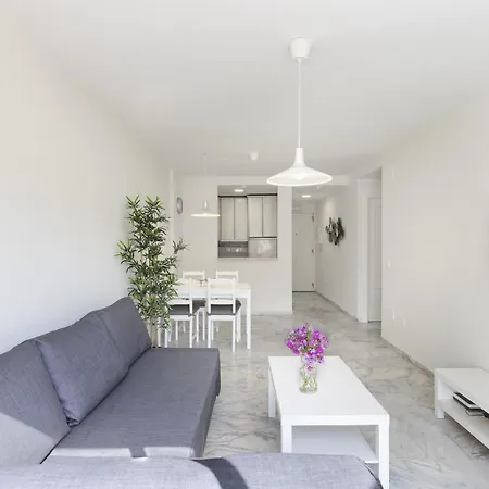 Charming 2-bedroom With Terraces & Pool In Torrequebrada Apartment Benalmadena