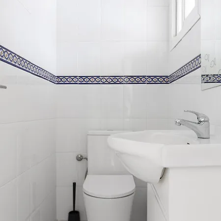 Charming 2-bedroom With Terraces & Pool In Torrequebrada Apartment *