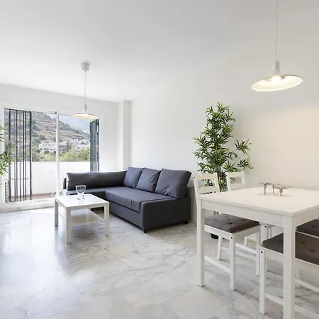 Apartment Charming 2-bedroom With Terraces & Pool In Torrequebrada Benalmadena