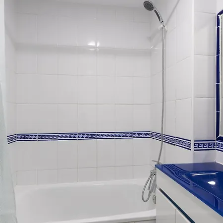 Charming 2-bedroom With Terraces & Pool In Torrequebrada Apartment
